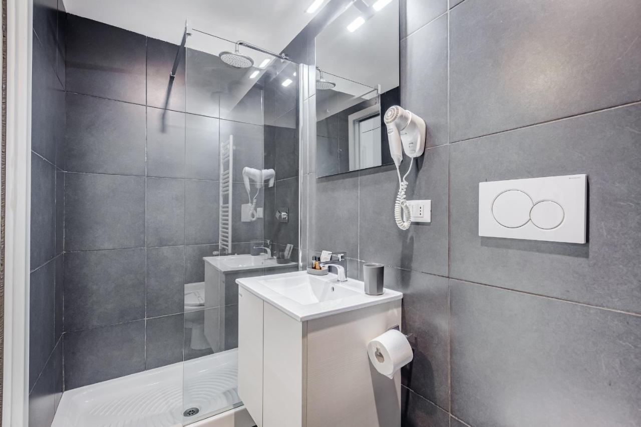 The Upper Suites Рим Екстериор снимка